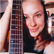 ! Sono Letizia, un'insegnante di canto certificata. Tengo le lezioni a Villasanta e a domicilio. Benvenuti sul mio profilo!